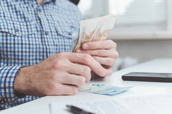 Consultant junior : combien il gagne par jour ?